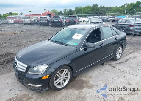 2012 Mercedes-Benz C 300 Luxury 4Matic/Sport 4Matic из США, поврежденный, VIN WDDGF8BB9CR205106